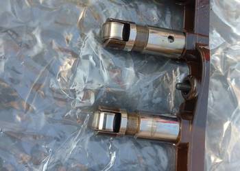 Mopar Hemi 5.7 liftery popychacze 16szt zestaw 05038786AD 05038785AD