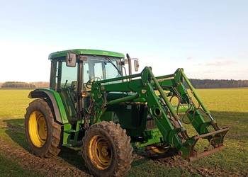 John Deere 6110SE z ładowaczem czołowym