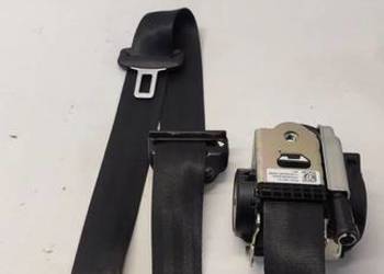 VOLVO XC40 PAS BEZPIECZEŃSTAWA LEWY PRZÓD 32149121