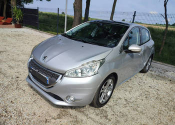 Peugeot 208 90.000km , panorama I (2012-2019)