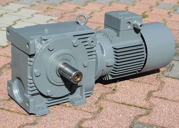 Motoreduktor kątowy 1.1kw. 22obr.  z hamulcem. Flender C61-A90S/4-D15N