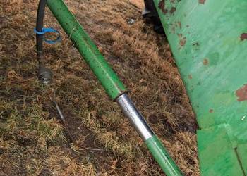 Siłownik hederu  John Deere 965