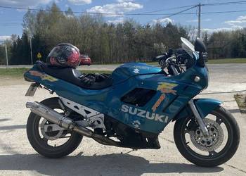 Sportowy motocykl GSX750F
