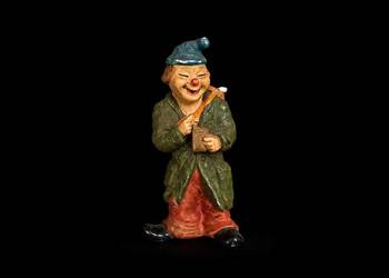 Kolekcjonerska Figurka Vintage – Uśmiechnięty Klaun / Włóczęga (Hobo)