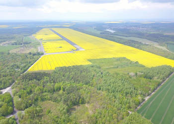 Syndyk: działki po byłym lotnisku