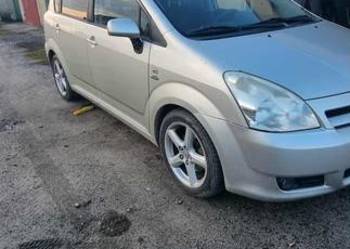 TOYOTA CAROLLA verso