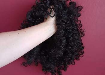 Czarna peruka typu afro loki