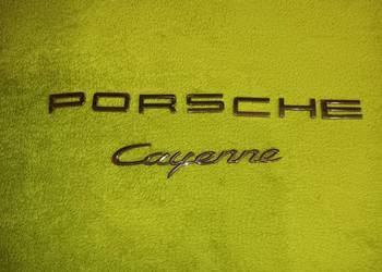 Znaczek emblemat typnej klapy Porsche Cayenne mk2 958