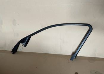 Ramka szyby prawy przod 8223820 bmw 7 e65 e66
