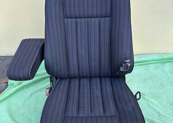 FOTELE KANAPA BOCZKI MERCEDES W 124 rok 1992.