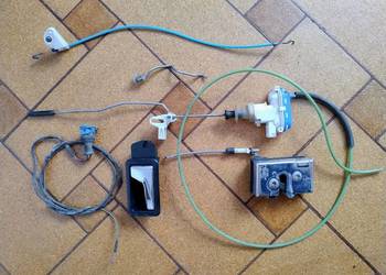 Audi 80 B4 Cięgno Linka drzwi Prawy przód Zamek Kaseta Siłownik 8A1837016A