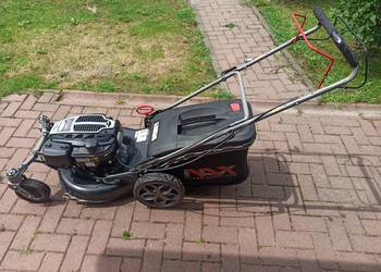 Kosiarka spalinowa NAX 4000S ze skretnymi kolami przednimi