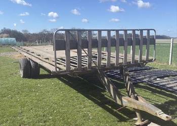 Przyczepa do balotów