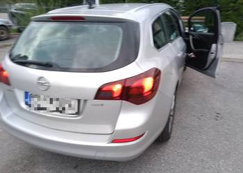 Opel Astra J 1.7 110km 2011rok