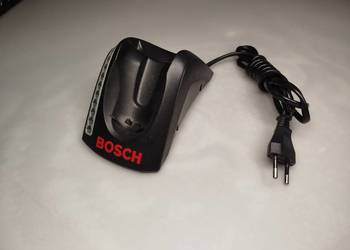 BOSCH ŁADOWARKA DO WKRĘTARKI IXO 7V