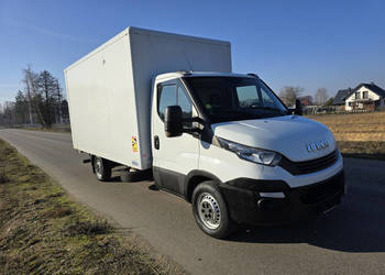 Samochód IVECO Daily 35-160 kontener + winda (2017 r.) DMC 3,5 t