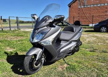 Sprzedam Sym Gts 125i efi nowe opony ,gotowy do sezonu