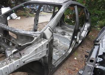 PRÓG SŁUPEK LEWY BOK EAN G X-TRAIL III T32