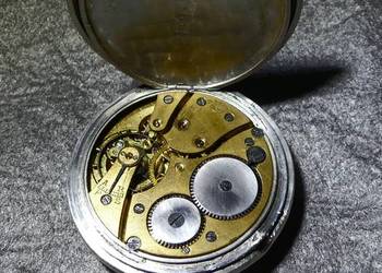 Srebrny zegarek kieszonkowy