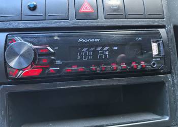 Radio samochodowe Pioneer z CD USB i Aux