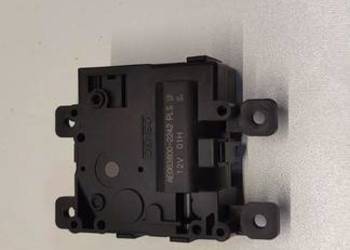 MAZDA 2 TOYOTA YARIS IV SILNICZEK NAGRZEWNICY AE063800-2242