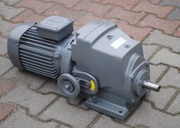 Motoreduktor 3kw z regulacją 123-616obr./min..