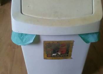 kosz na śmieci z uchylną klapą 50l