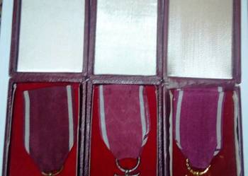 3 x Medal ZŁOTY SREBRNY BRĄZOWY Krzyż Zasługi + Etui - ZESTAW Każdy w ETUI