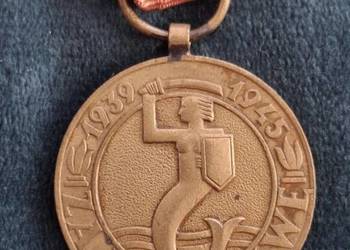 Medal Za Warszawę 1939 1945 (wczesny)
