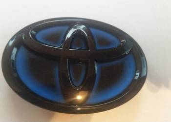 Toyota Yaris III po II FL logo Czarne zderzaka Hybryda