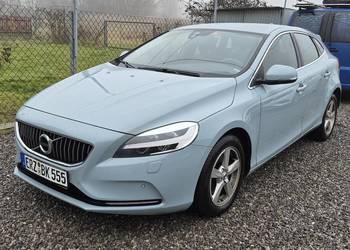 Volvo v40 Inscprition 2.0 benzyna 152km.