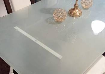 Stół IKEA z krzeslami