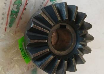 Zębatka kątowa wysypu Claas 605791
