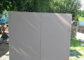 Okiennice metalowe, Zabezpieczenia okien oraz drzwi