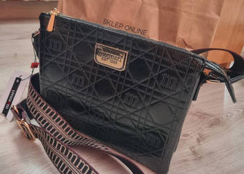 Monnari czarna torebka listonoszka pikowana z paskiem