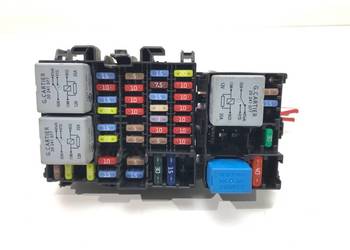 SKRZYNKA BEZPIECZNIKÓW RENAULT CLIO IV 240181724R Hatchback 1.5 90KM
