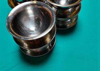 Pucharki stolowe metalowe