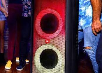 Wynajem mega głośników JBL Partybox. Urodziny, 18-stki, mikrofony,