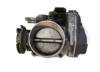 Passat B5 2.3 Przepustnica 021133066