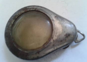 Metalowe etui na zegarek