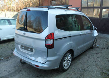 Ford Tourneo Courier Inna