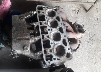 Głowica z kolektorami i wtryskiem FSO Polonez Caro 1.6 GLI.