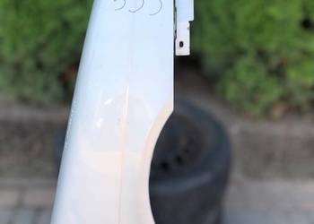 CITROEN C5 BŁOTNIK PRZÓD PRAWY kolor nie znany części Czarna Opona