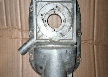 Dekiel pokrywa rozrządu silnika Ural M66