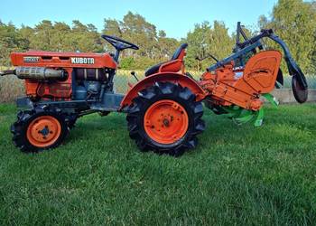 Kubota B-10 4x4 z glebogryzarką japoński