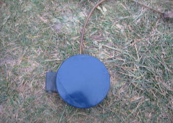 Klapka wlewu paliwa Volkswagen Passat B5 kombi niebieski/granat 3b9809857