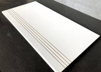 BIAŁE płytki na schody 30x60 ANTYPOŚLIZGOWE