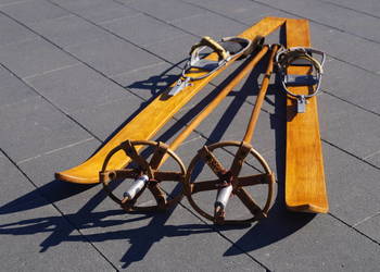 Stare narty dziecięce 100 cm + kijki Stare narty dziecięce 100 cm + kijki