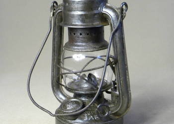 Niemiecka lampa wojskowa naftowa Feuerhand 175