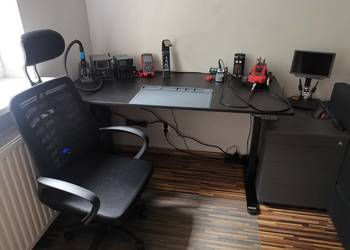 PROFESJONALNE stanowisko do naprawy elektroniki z całym wyposażeniem